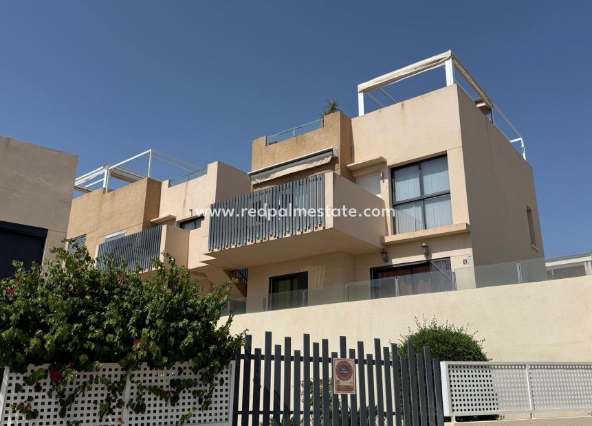 Resale - Bungalow -
Orihuela Costa - La Zenia