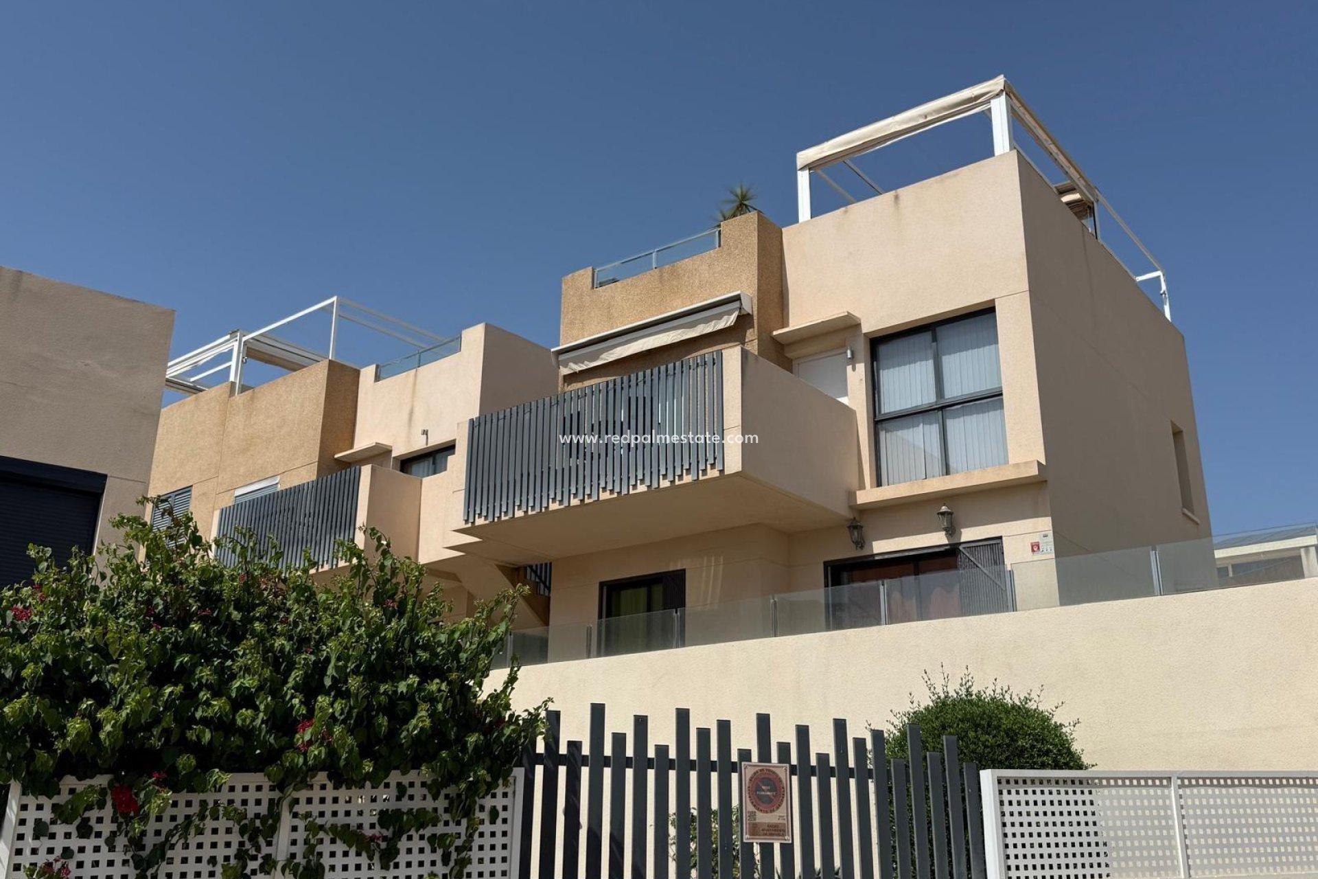 Resale - Bungalow -
Orihuela Costa - La Zenia