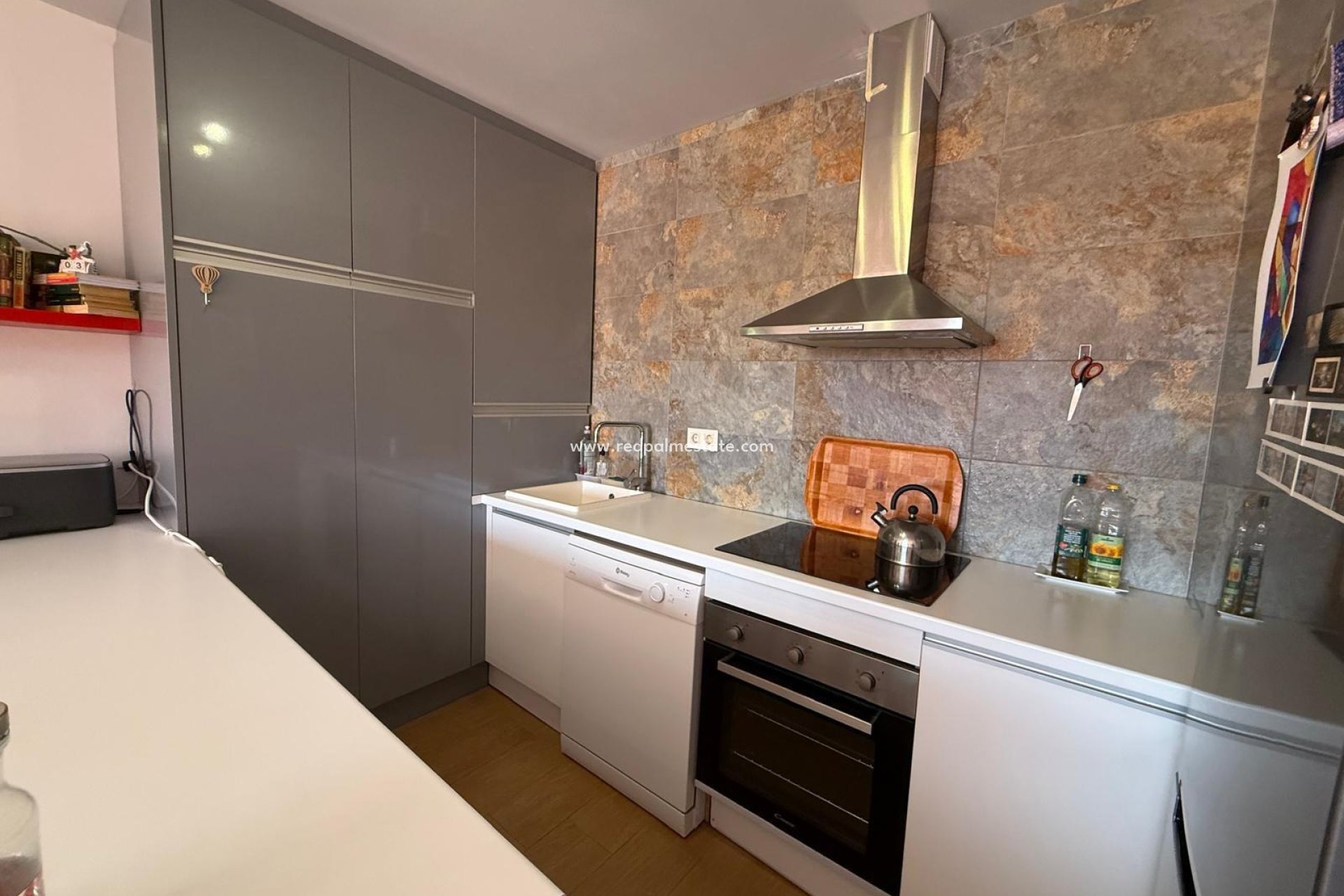 Resale - Bungalow -
Orihuela Costa - La Zenia