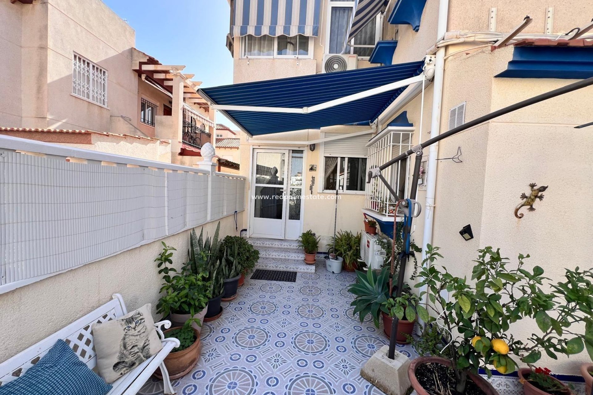 Resale - Bungalow -
Orihuela Costa - La Zenia