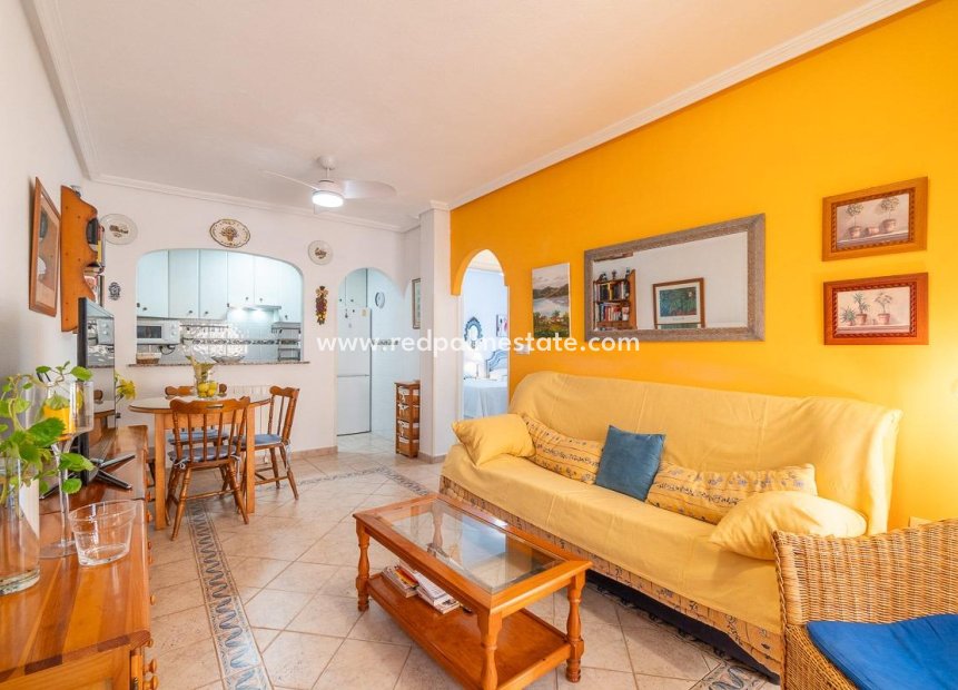 Resale - Bungalow -
Orihuela Costa - La Zenia