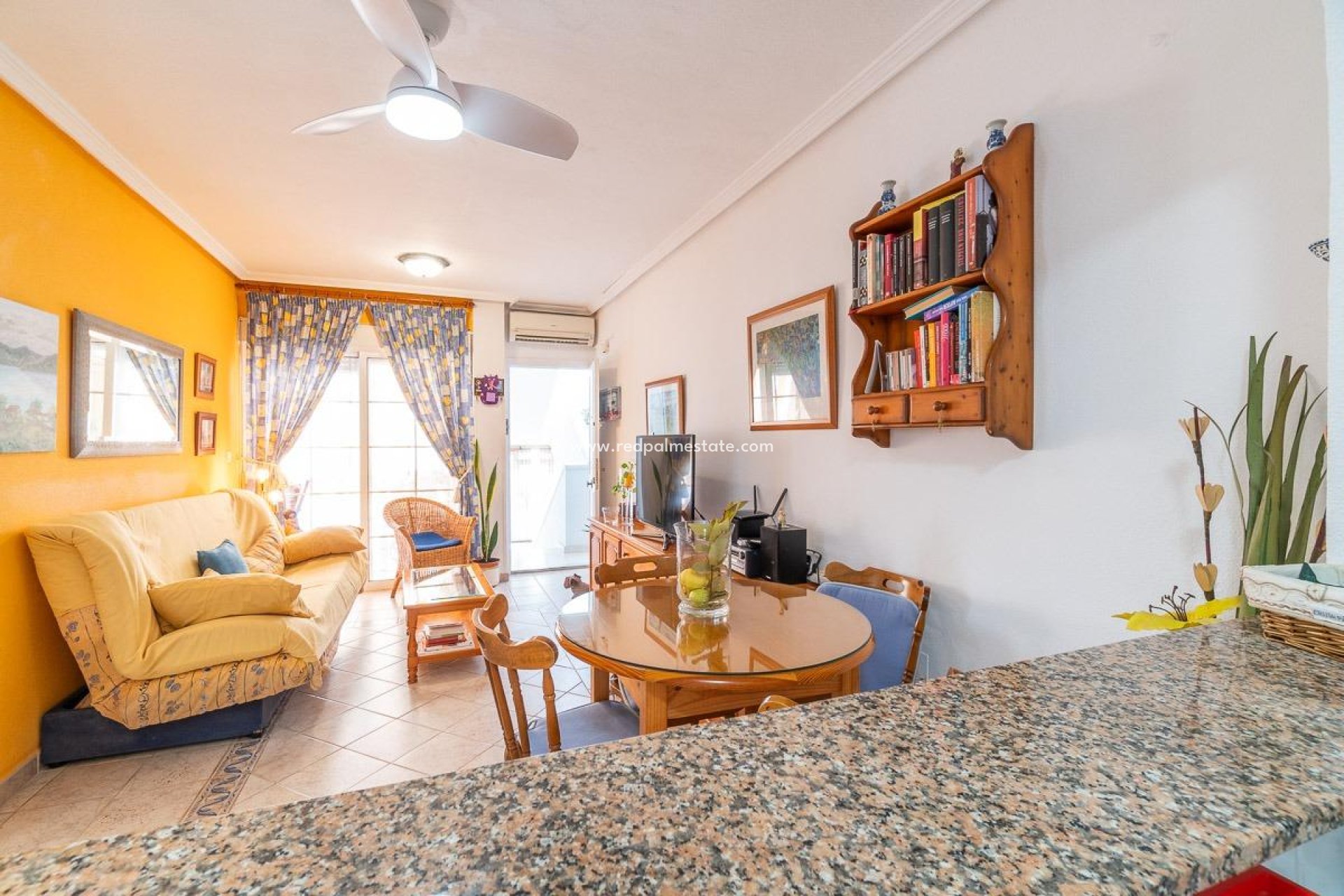 Resale - Bungalow -
Orihuela Costa - La Zenia