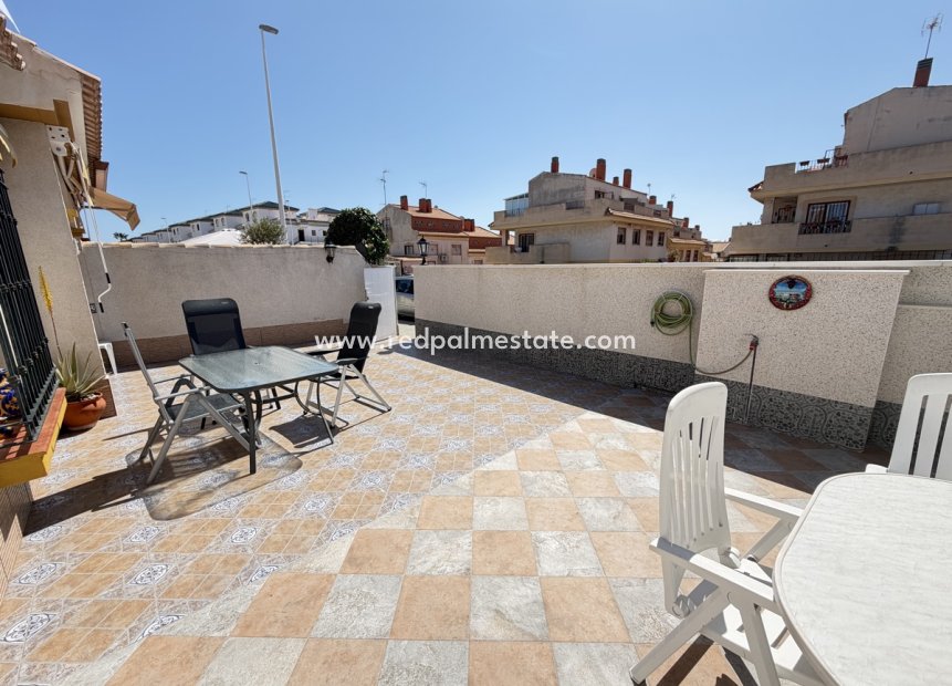 Resale - Bungalow -
Orihuela Costa - La Zenia