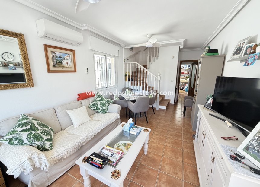Resale - Bungalow -
Orihuela Costa - La Zenia