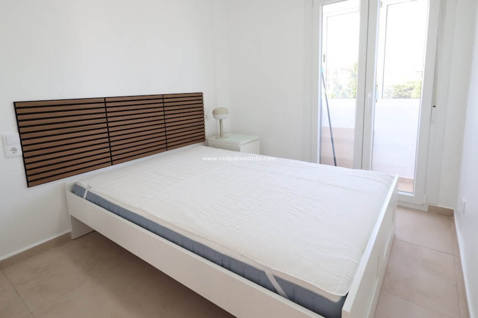 Resale - Bungalow -
Orihuela Costa - La Zenia