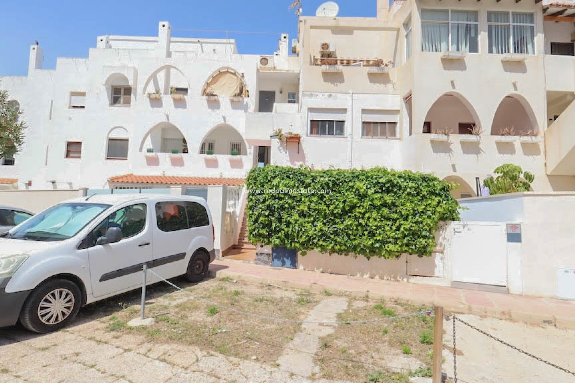 Resale - Bungalow -
Orihuela Costa - La Zenia