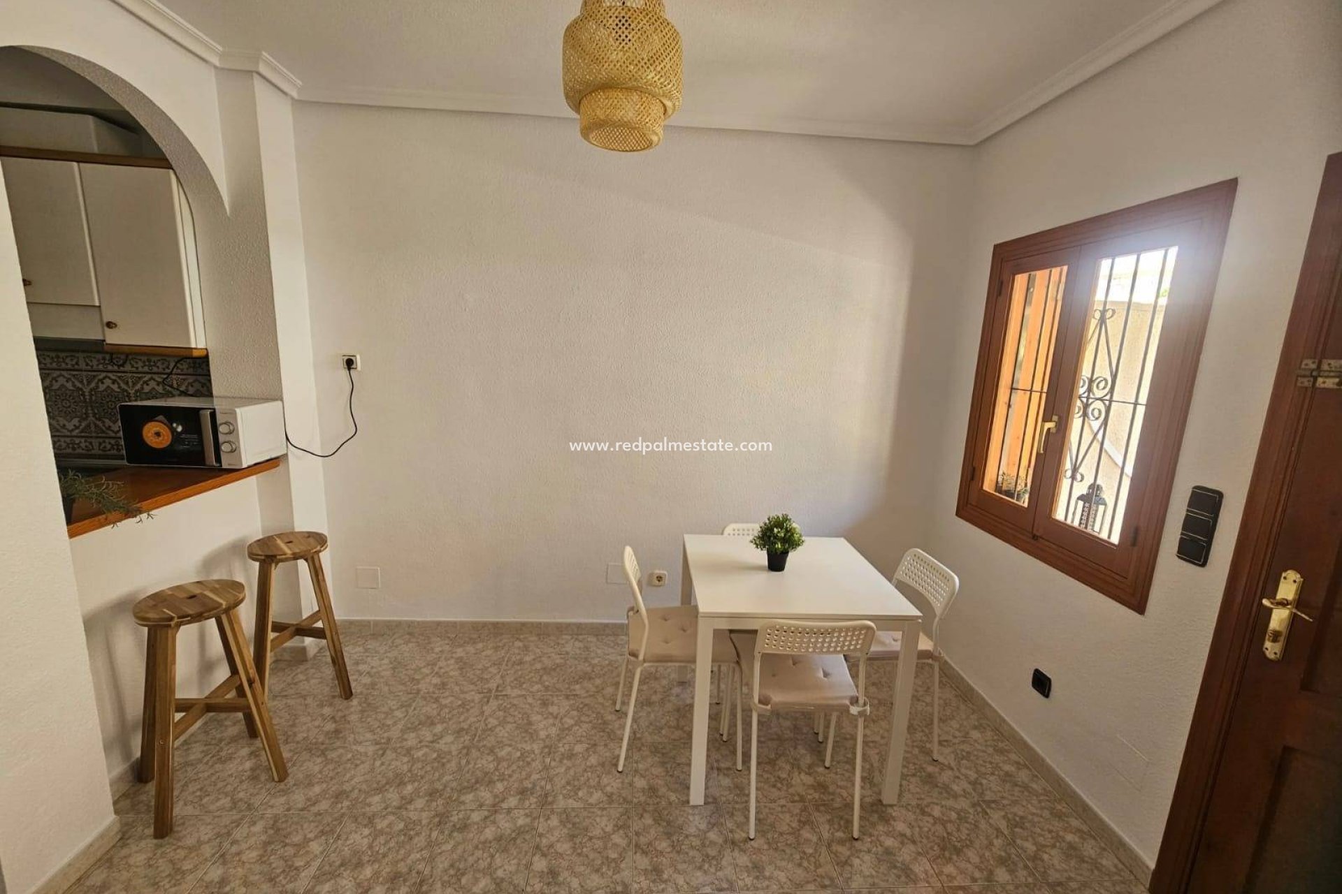 Resale - Bungalow -
Orihuela Costa - La Zenia