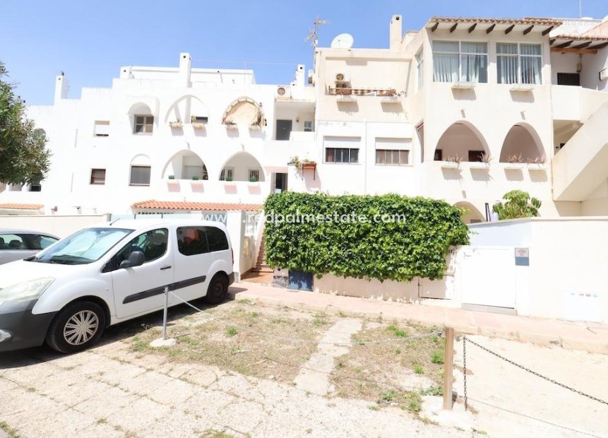 Resale - Bungalow -
Orihuela Costa - La Zenia