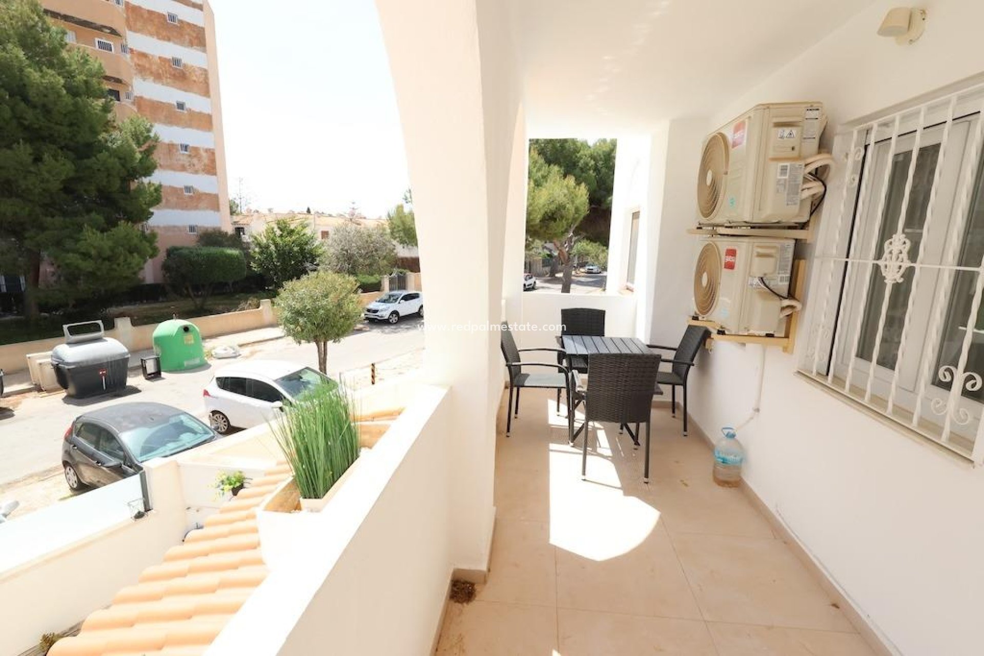 Resale - Bungalow -
Orihuela Costa - La Zenia