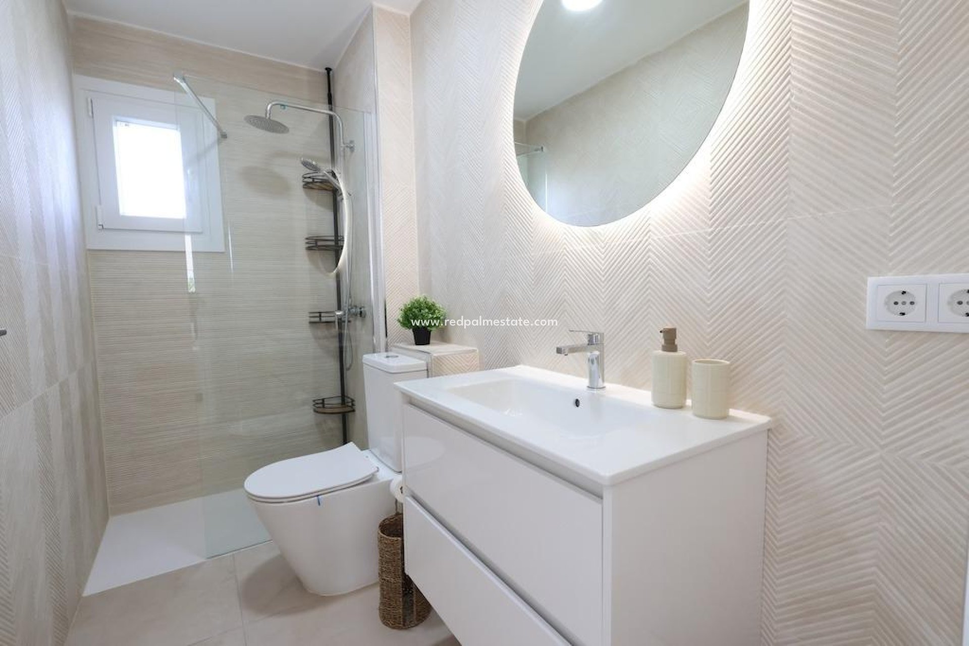 Resale - Bungalow -
Orihuela Costa - La Zenia