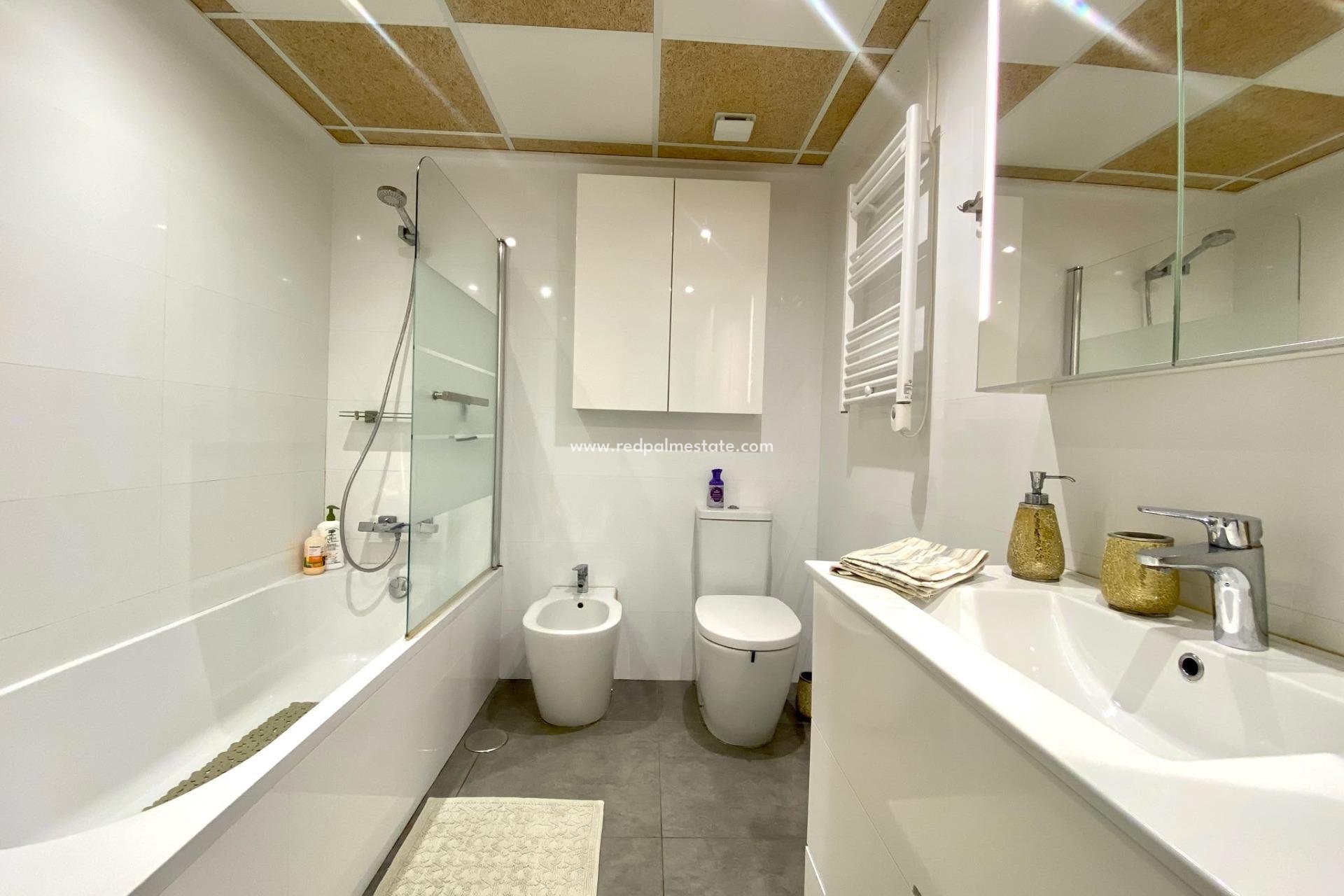 Resale - Bungalow -
Orihuela Costa - Las Ramblas Golf