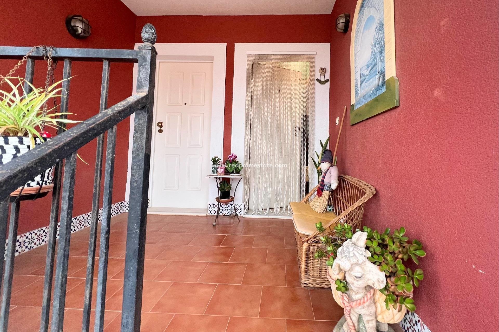 Resale - Bungalow -
Orihuela Costa - Los Altos