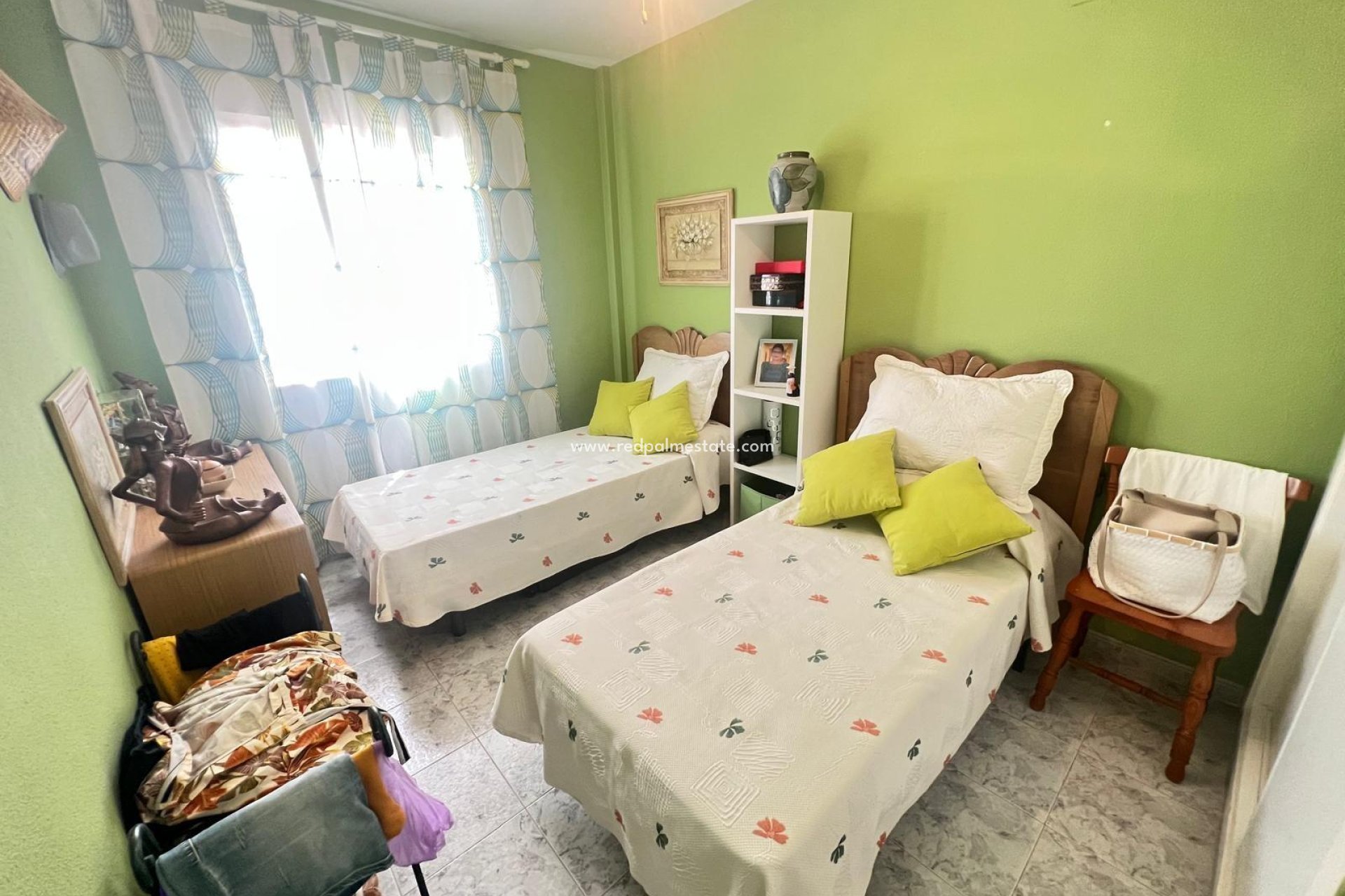 Resale - Bungalow -
Orihuela Costa - Los Dolses