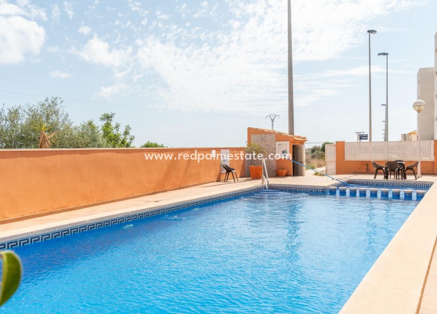 Resale - Bungalow -
Orihuela Costa - Los Dolses