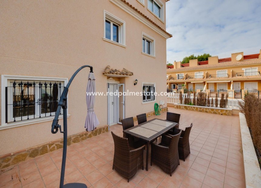 Resale - Bungalow -
Orihuela Costa - Los dolses