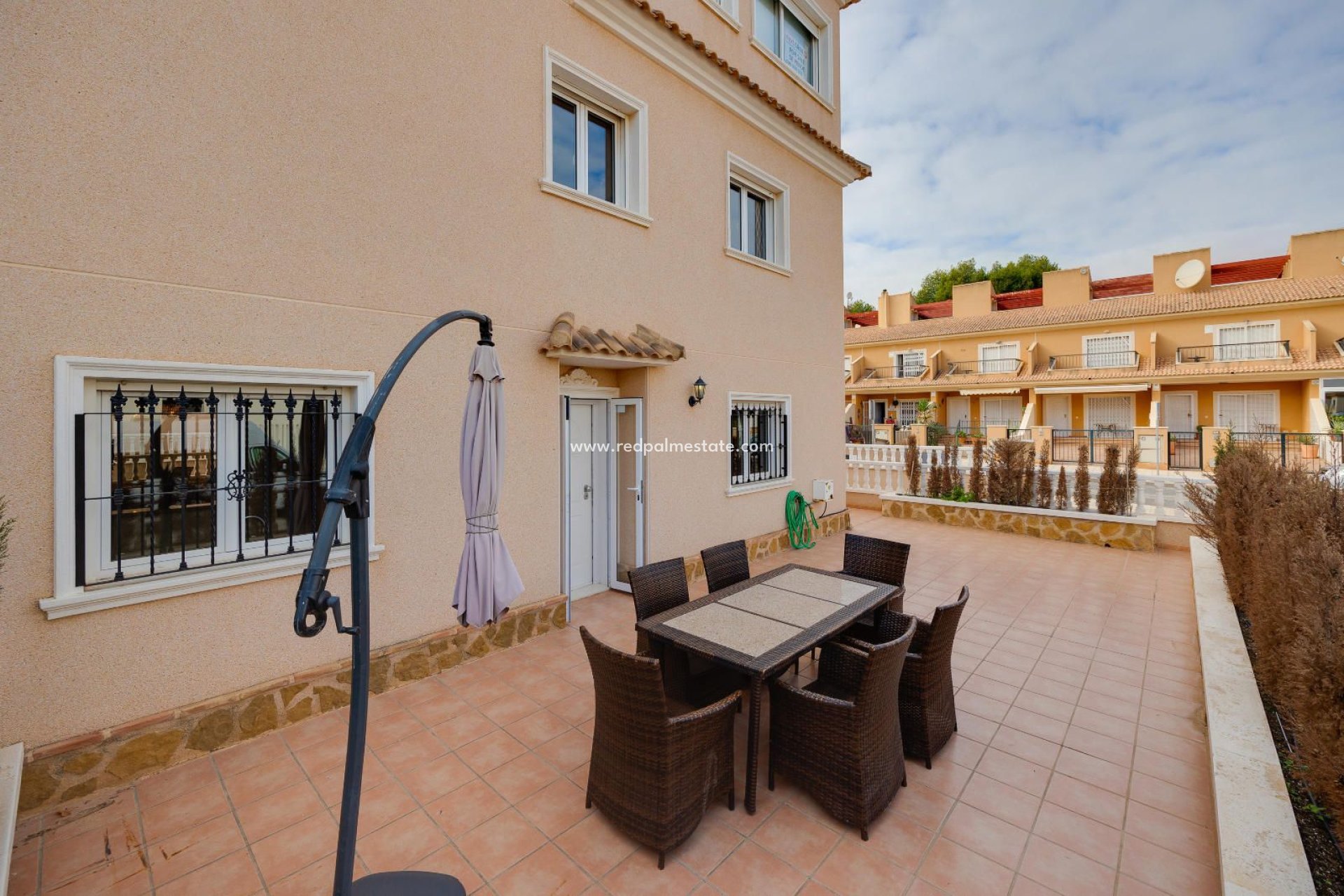 Resale - Bungalow -
Orihuela Costa - Los dolses