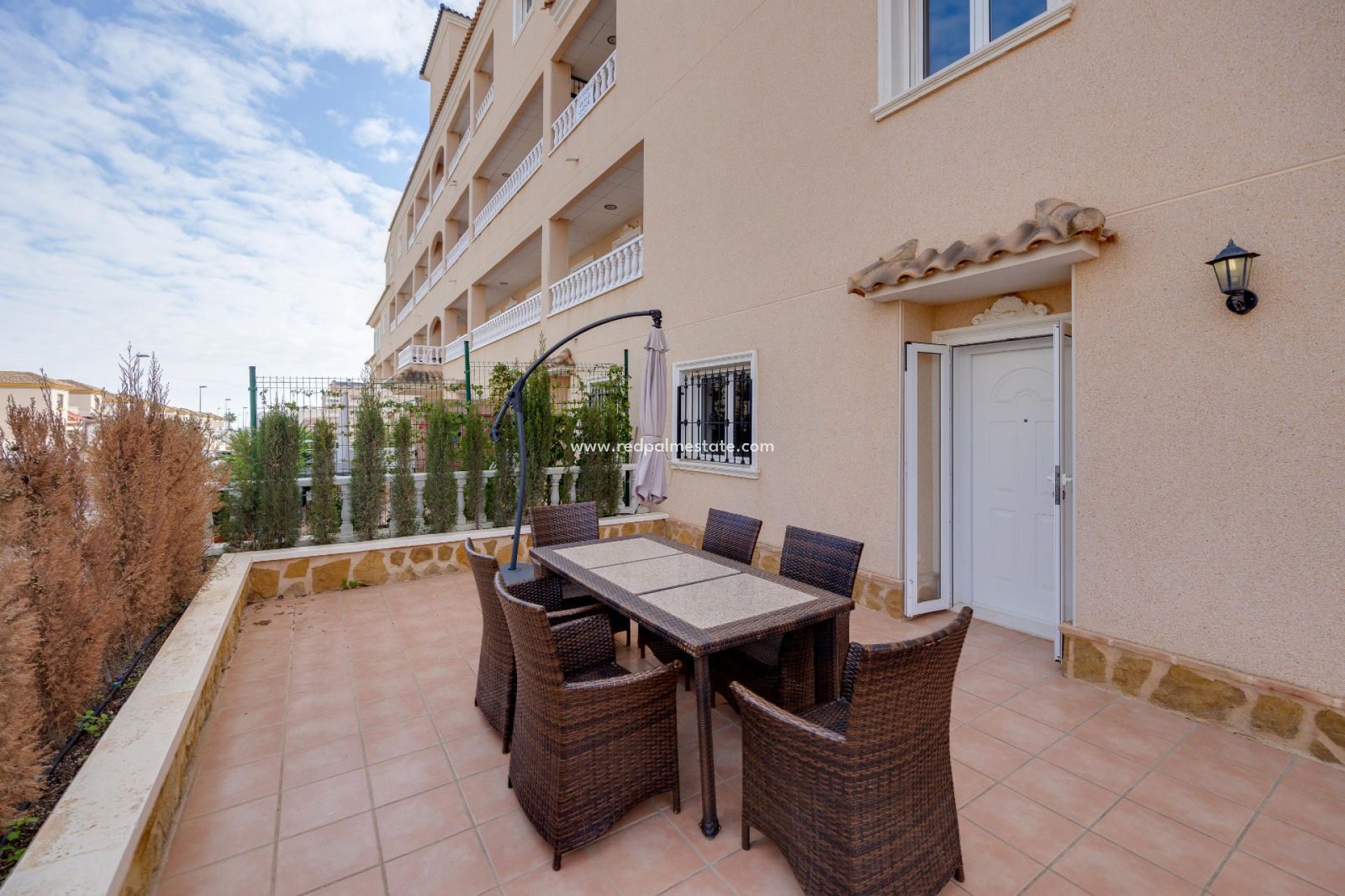 Resale - Bungalow -
Orihuela Costa - Los dolses