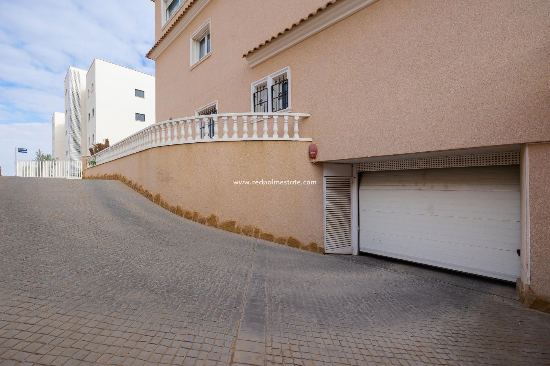 Resale - Bungalow -
Orihuela Costa - Los dolses