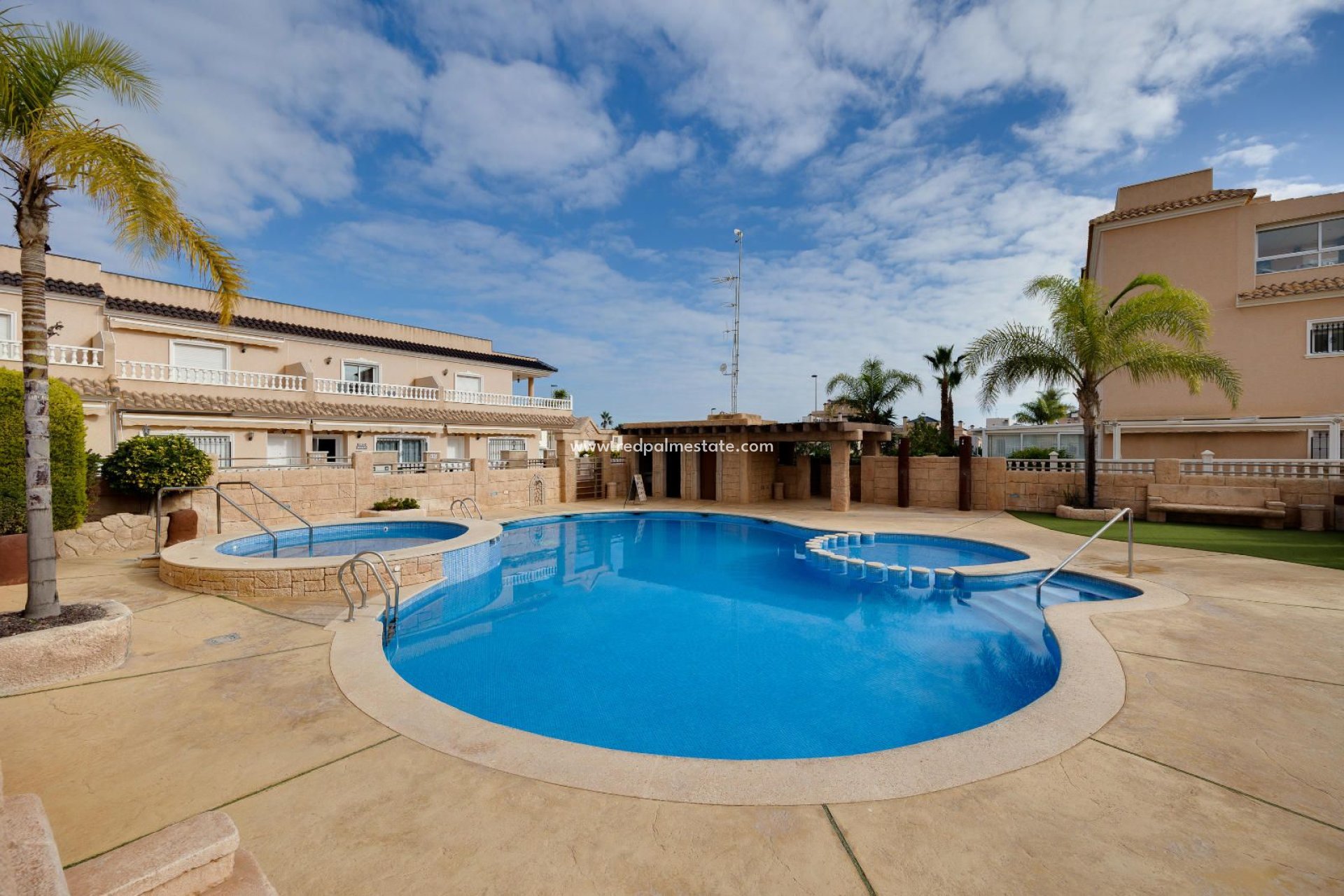 Resale - Bungalow -
Orihuela Costa - Los dolses