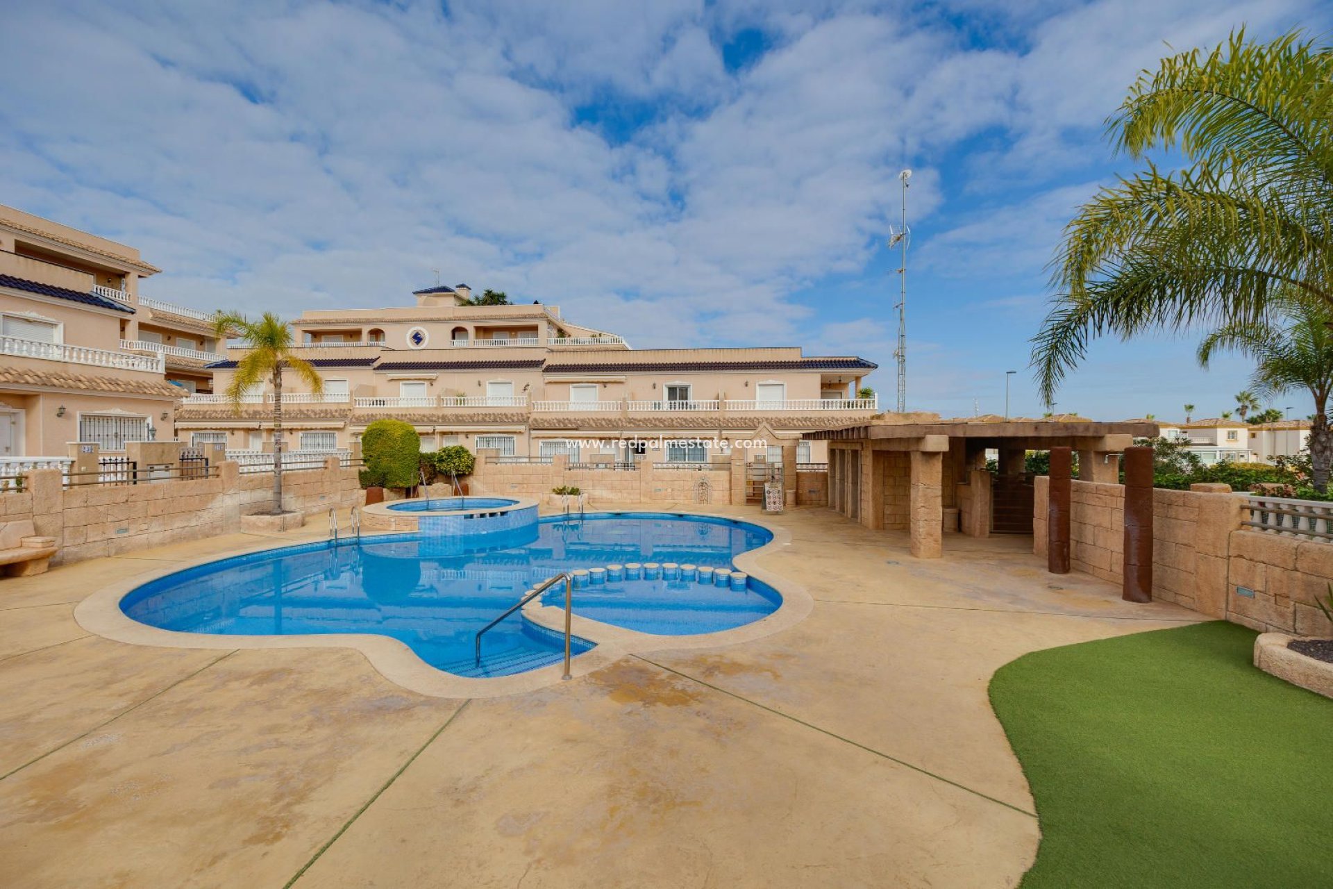 Resale - Bungalow -
Orihuela Costa - Los dolses