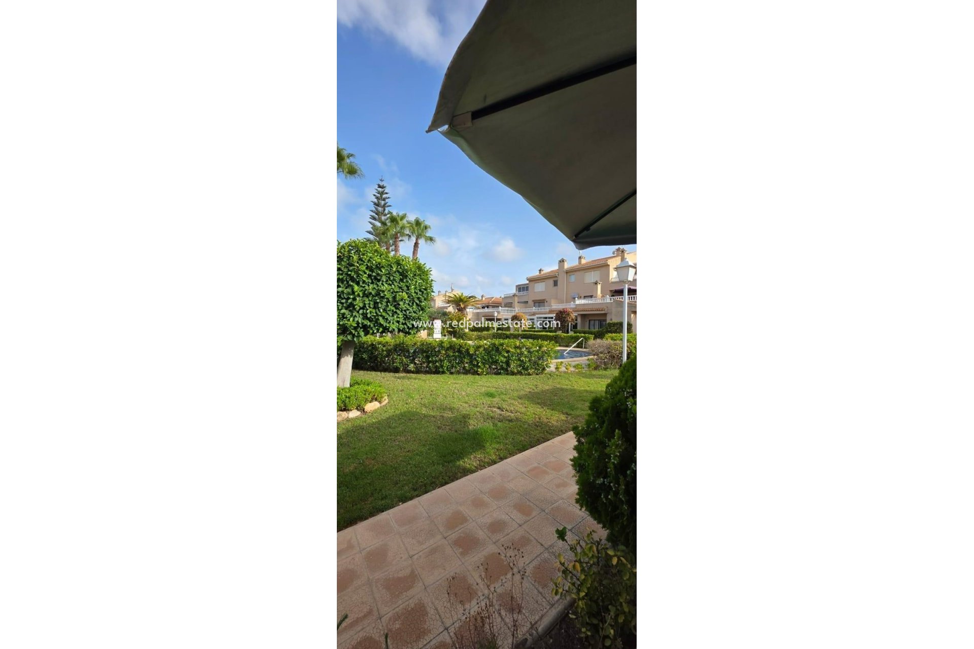 Resale - Bungalow -
Orihuela Costa - Los Dolses