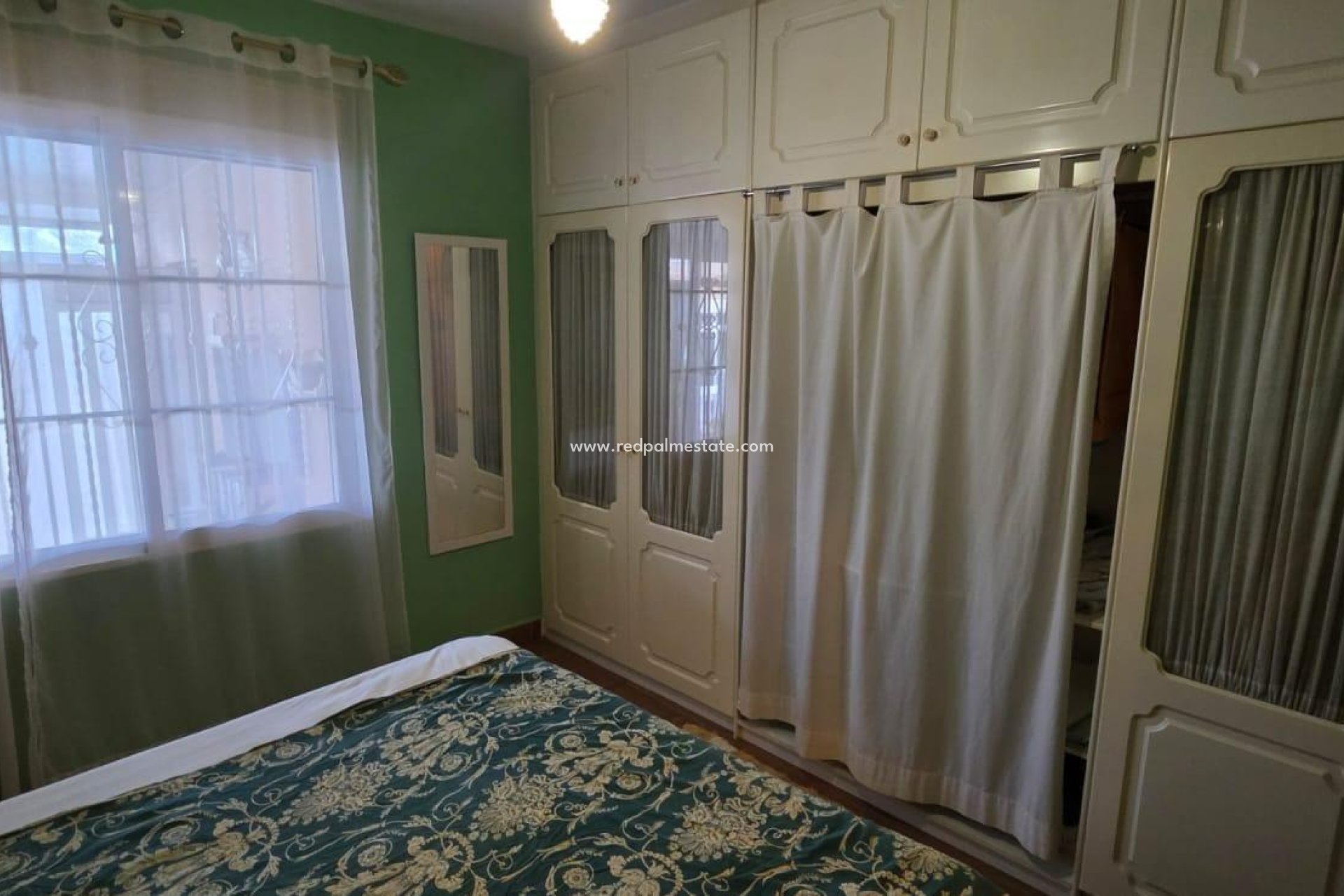 Resale - Bungalow -
Orihuela Costa - Los Dolses