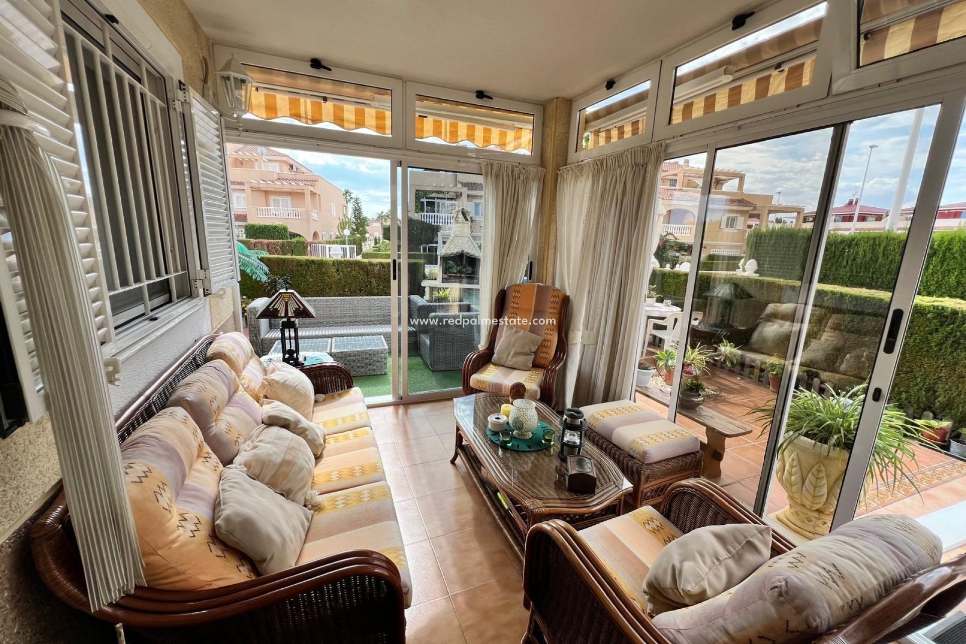 Resale - Bungalow -
Orihuela Costa - Punta Prima