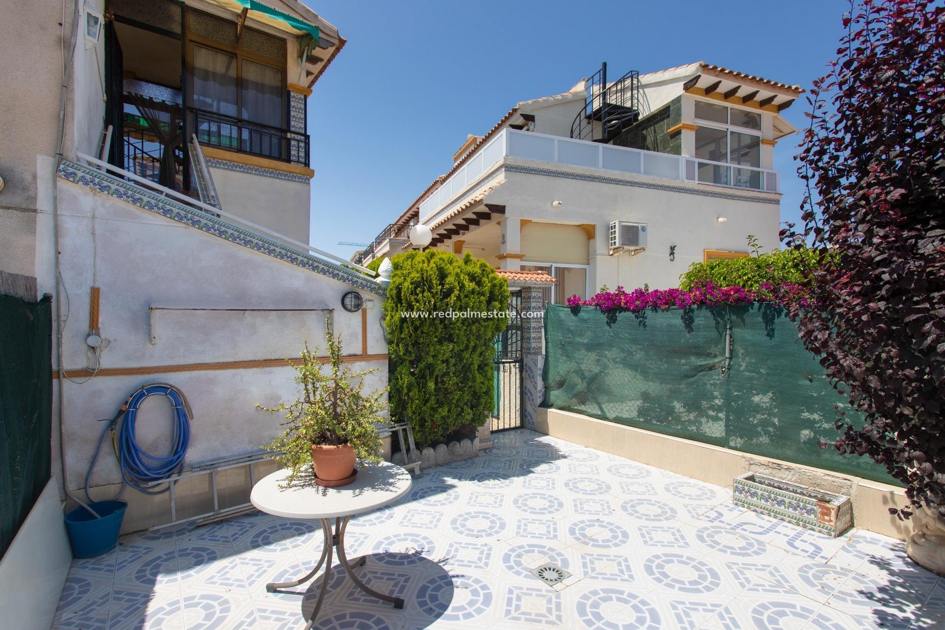 Resale - Bungalow -
Orihuela Costa - Punta prima