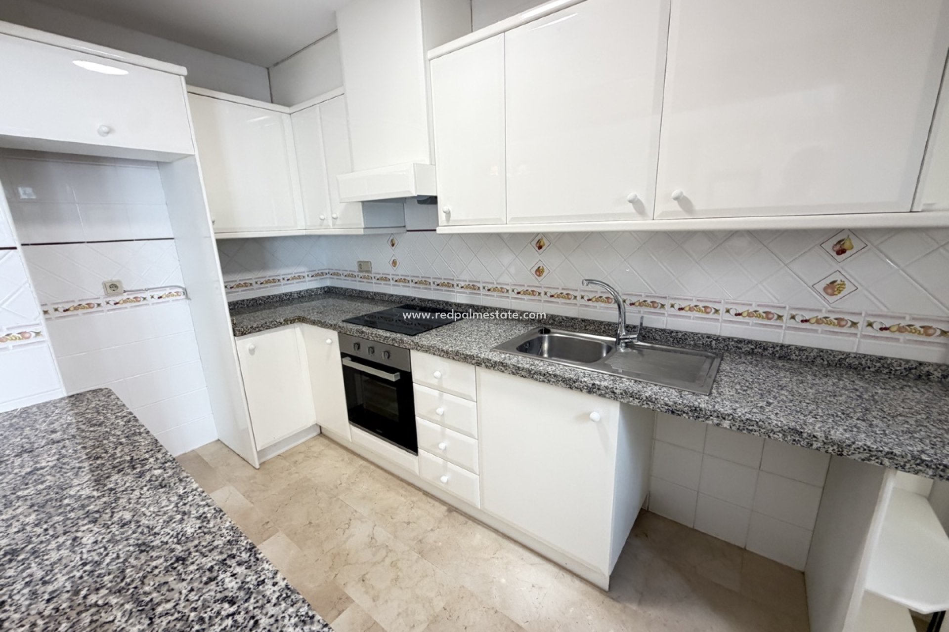 Resale - Bungalow -
Orihuela Costa - Rioja