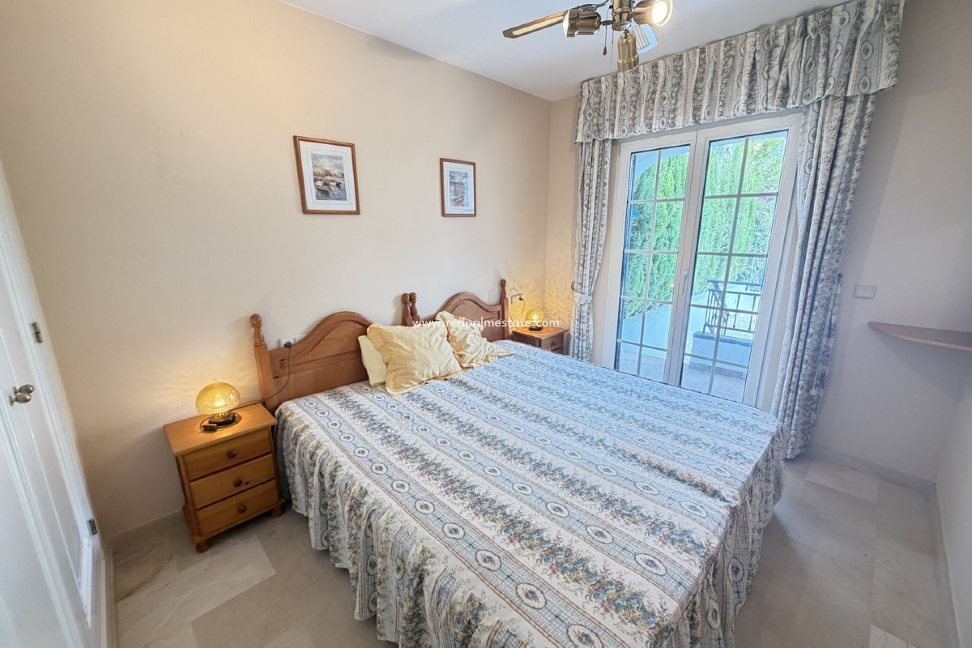 Resale - Bungalow -
Orihuela Costa - Rioja