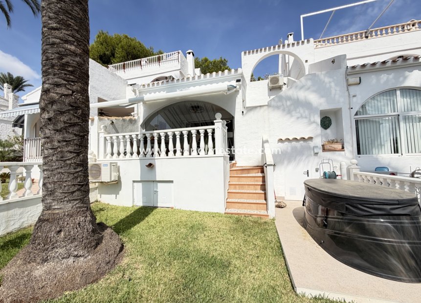 Resale - Bungalow -
Orihuela Costa - Villamartín