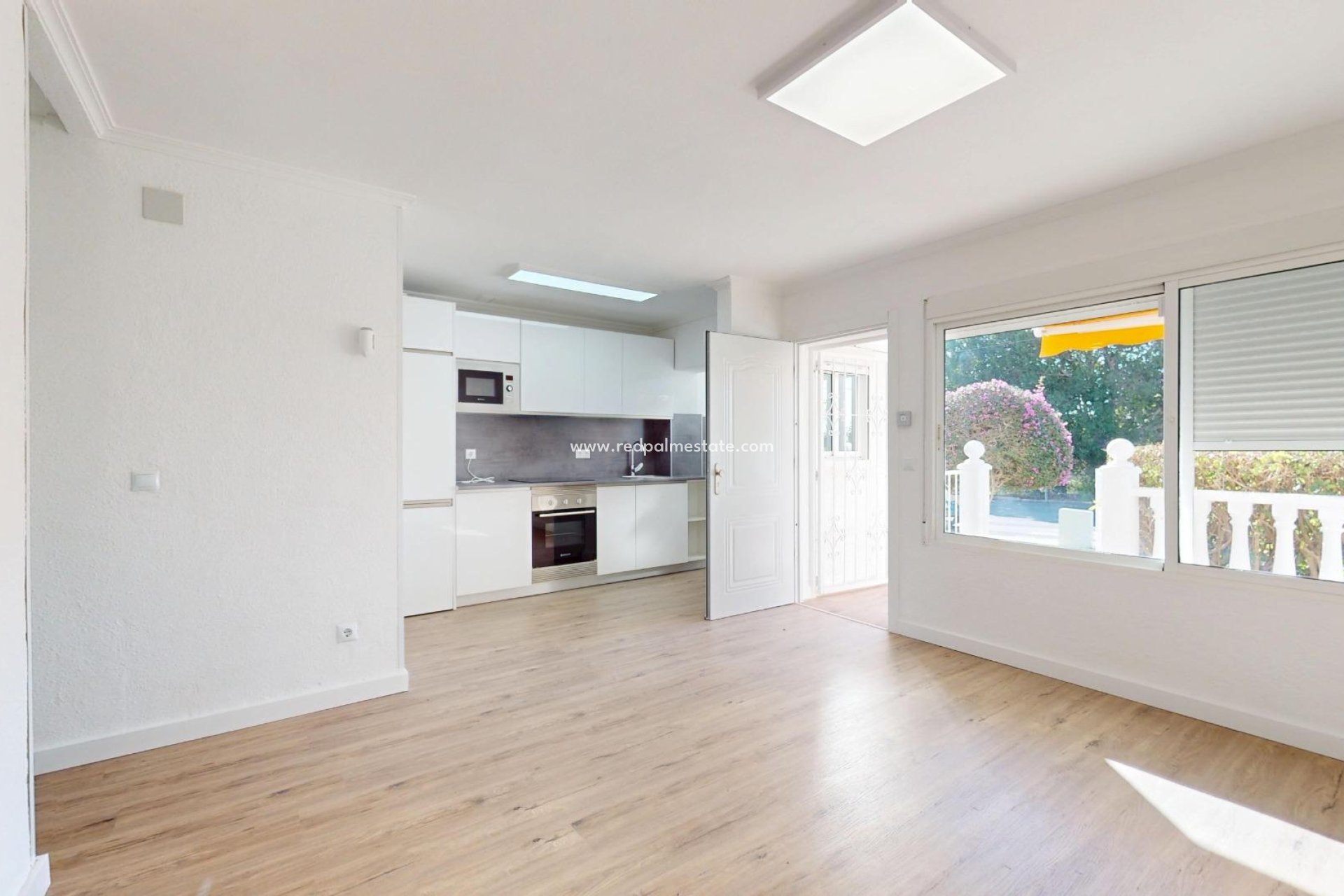 Resale - Bungalow -
Orihuela Costa - Villamartín