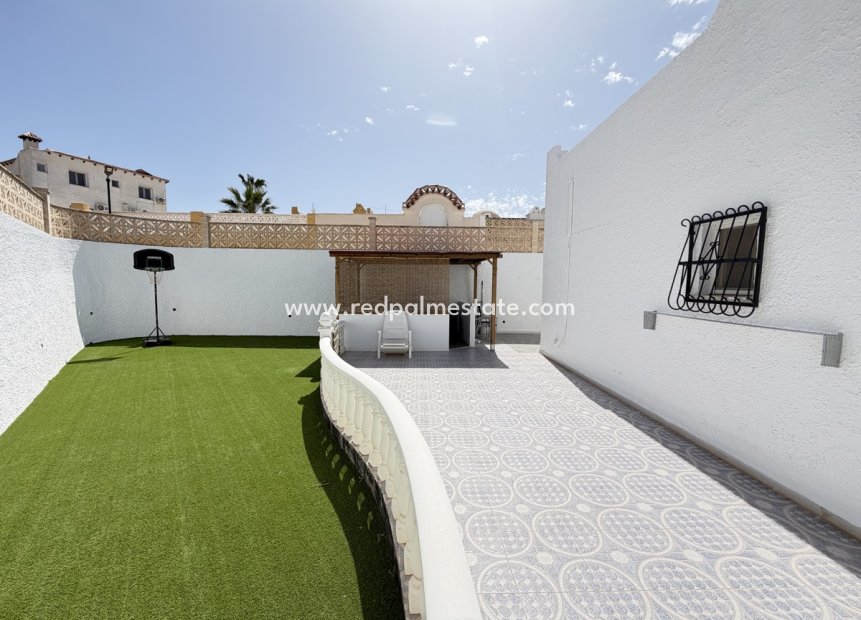 Resale - Bungalow -
Orihuela Costa - Villamartín