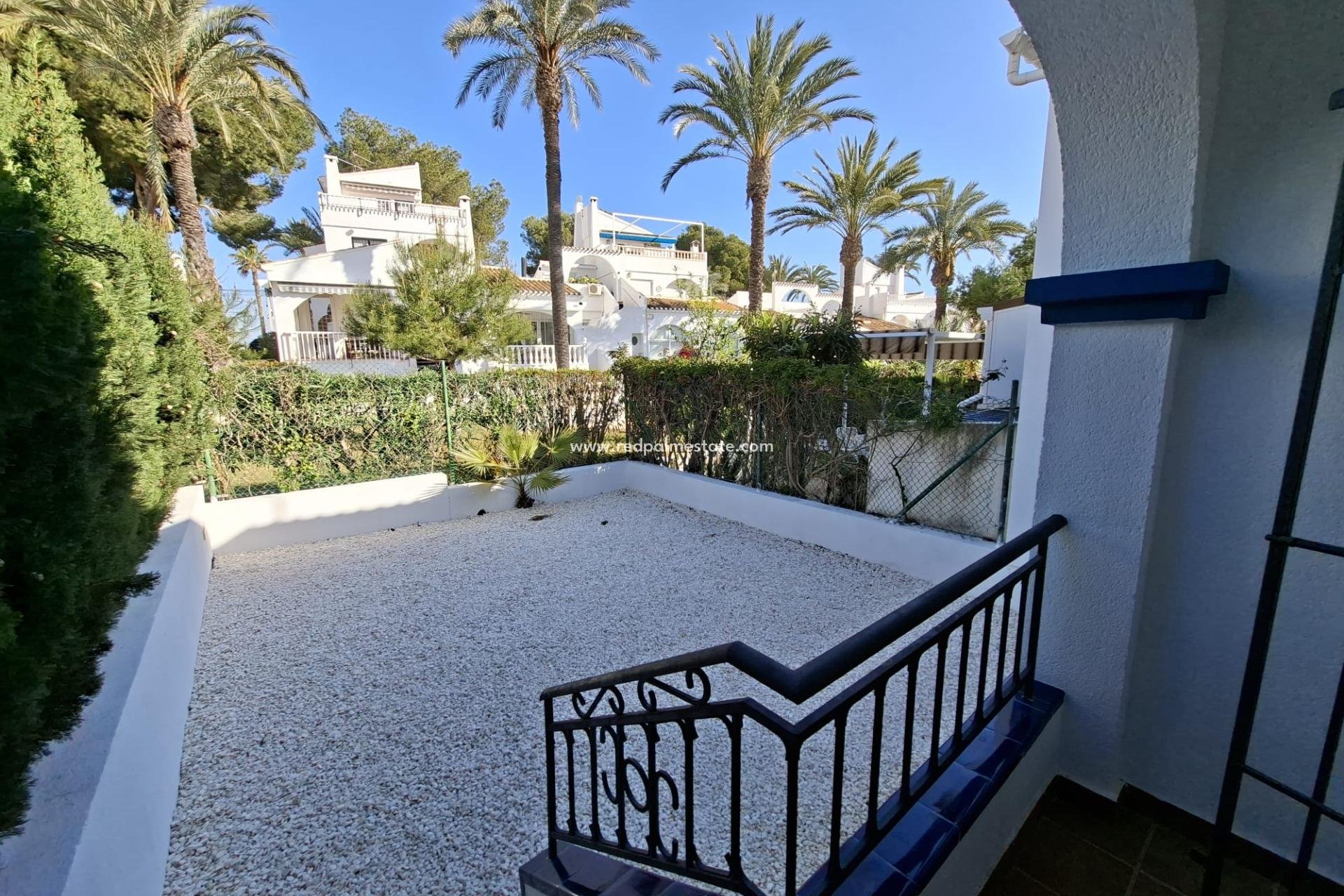 Resale - Bungalow -
Orihuela Costa - Villamartín