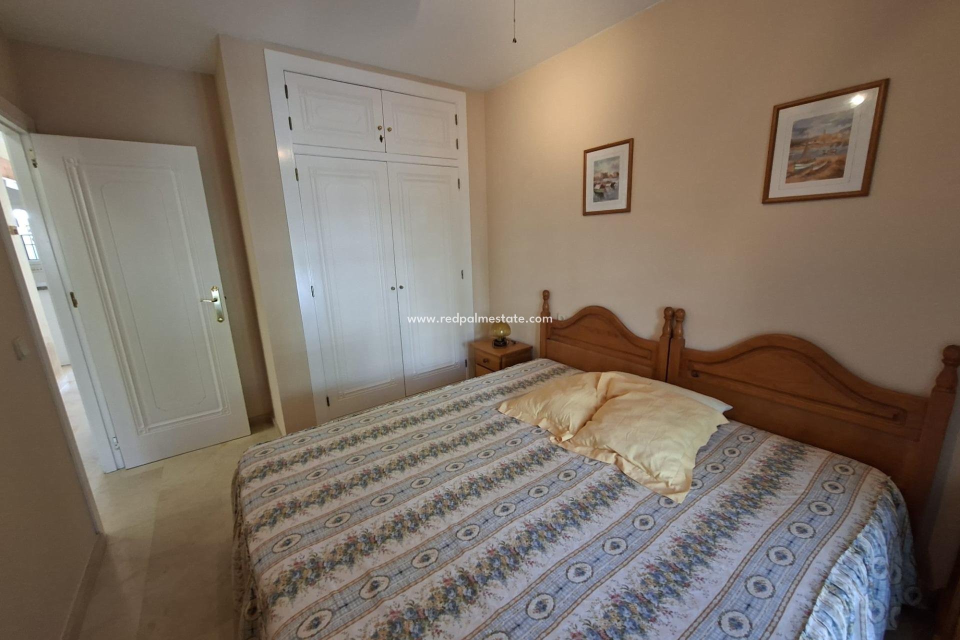 Resale - Bungalow -
Orihuela Costa - Villamartín