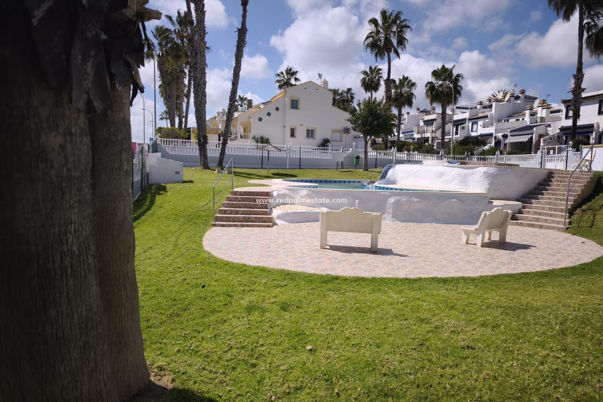 Resale - Bungalow -
Orihuela Costa - Villamartín