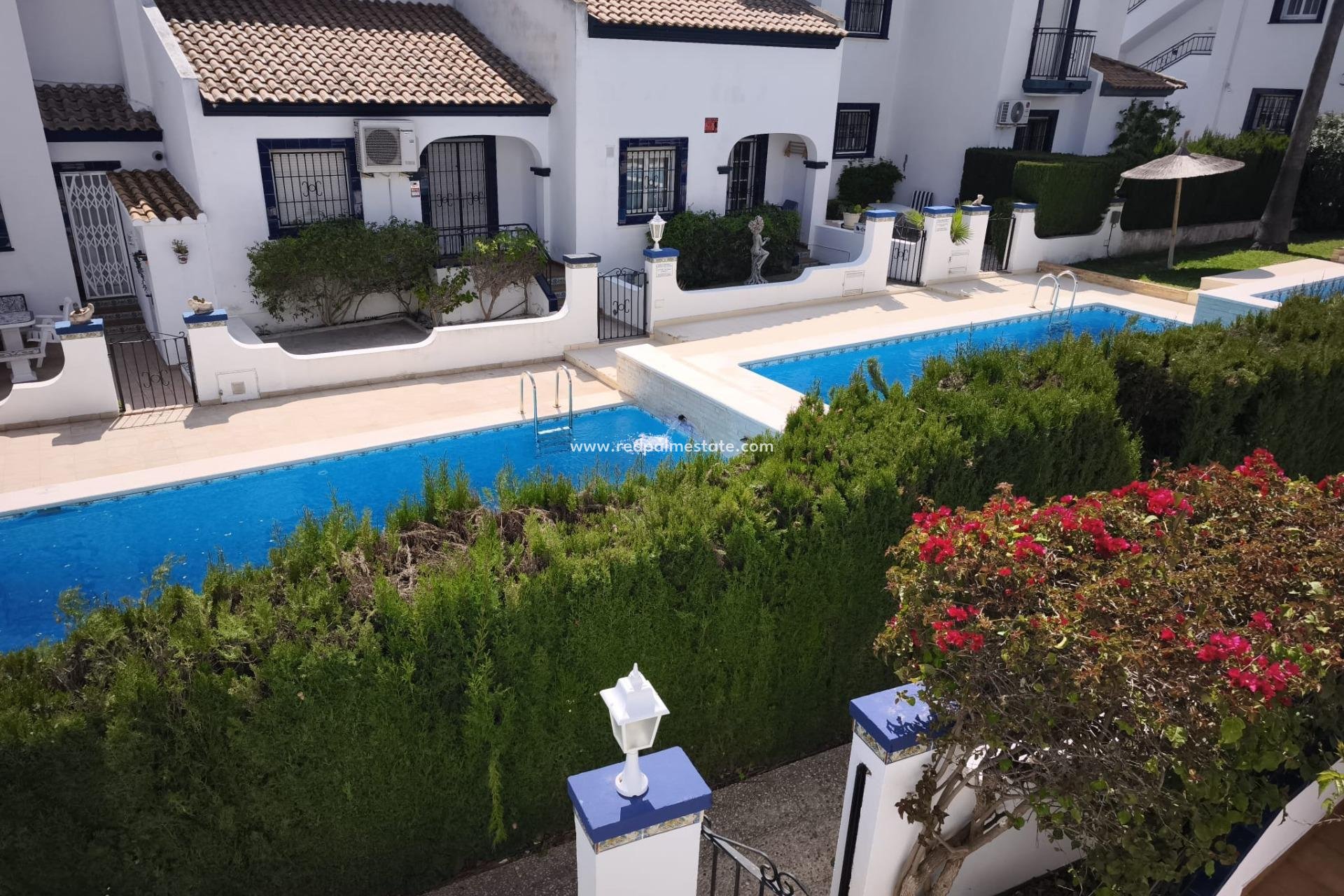 Resale - Bungalow -
Orihuela Costa - Villamartín