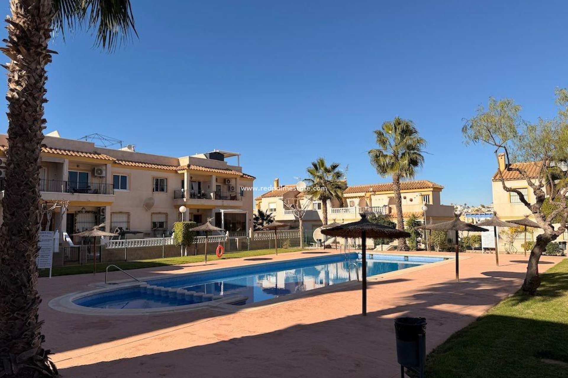 Resale - Bungalow -
Orihuela Costa - Villamartín