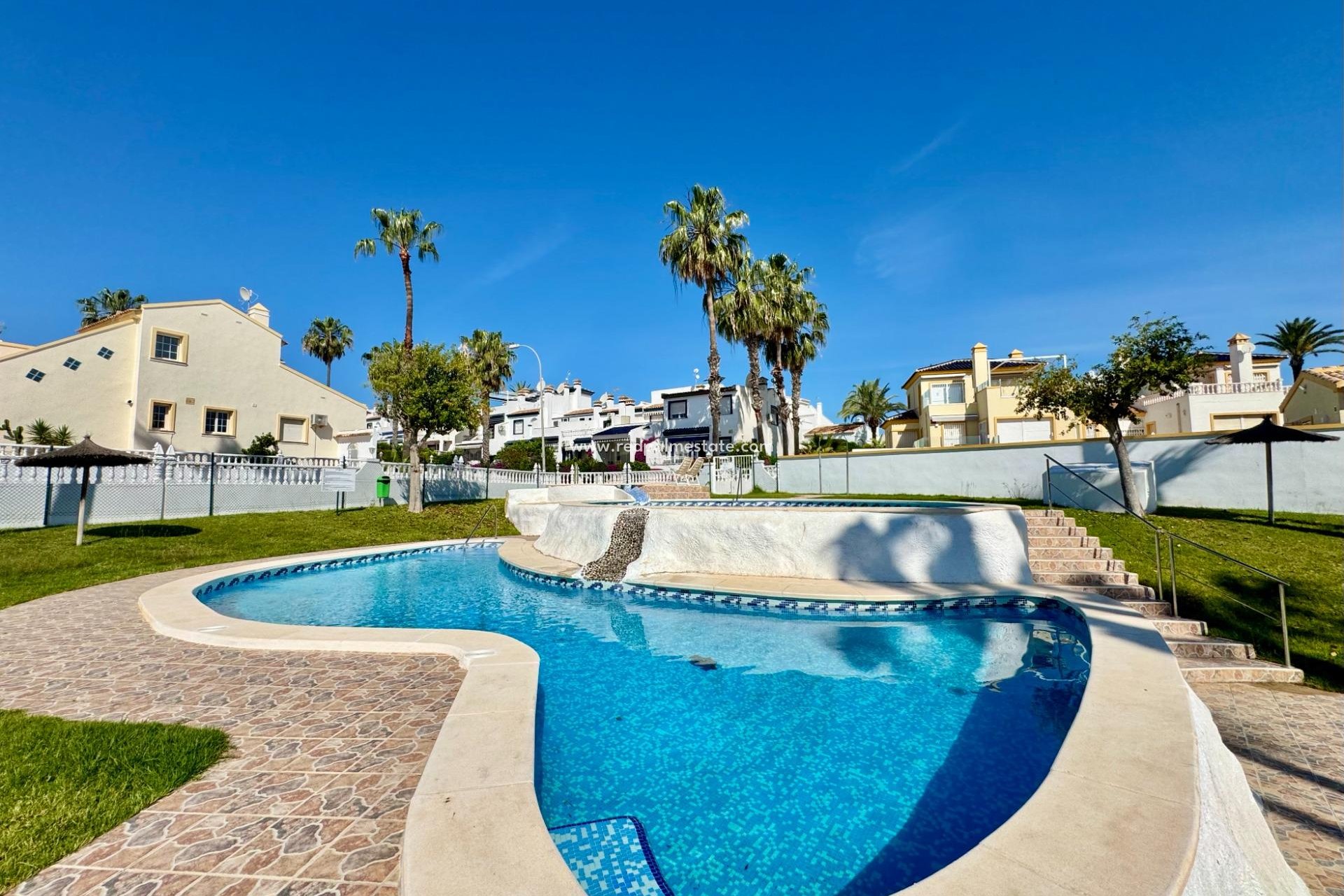 Resale - Bungalow -
Orihuela Costa - Villamartín