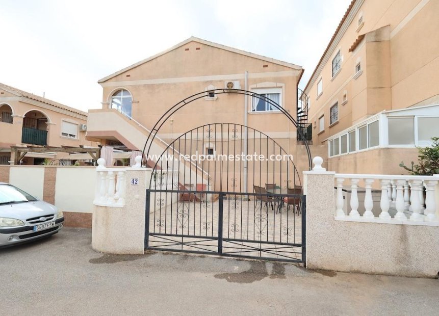 Resale - Bungalow -
Orihuela Costa
