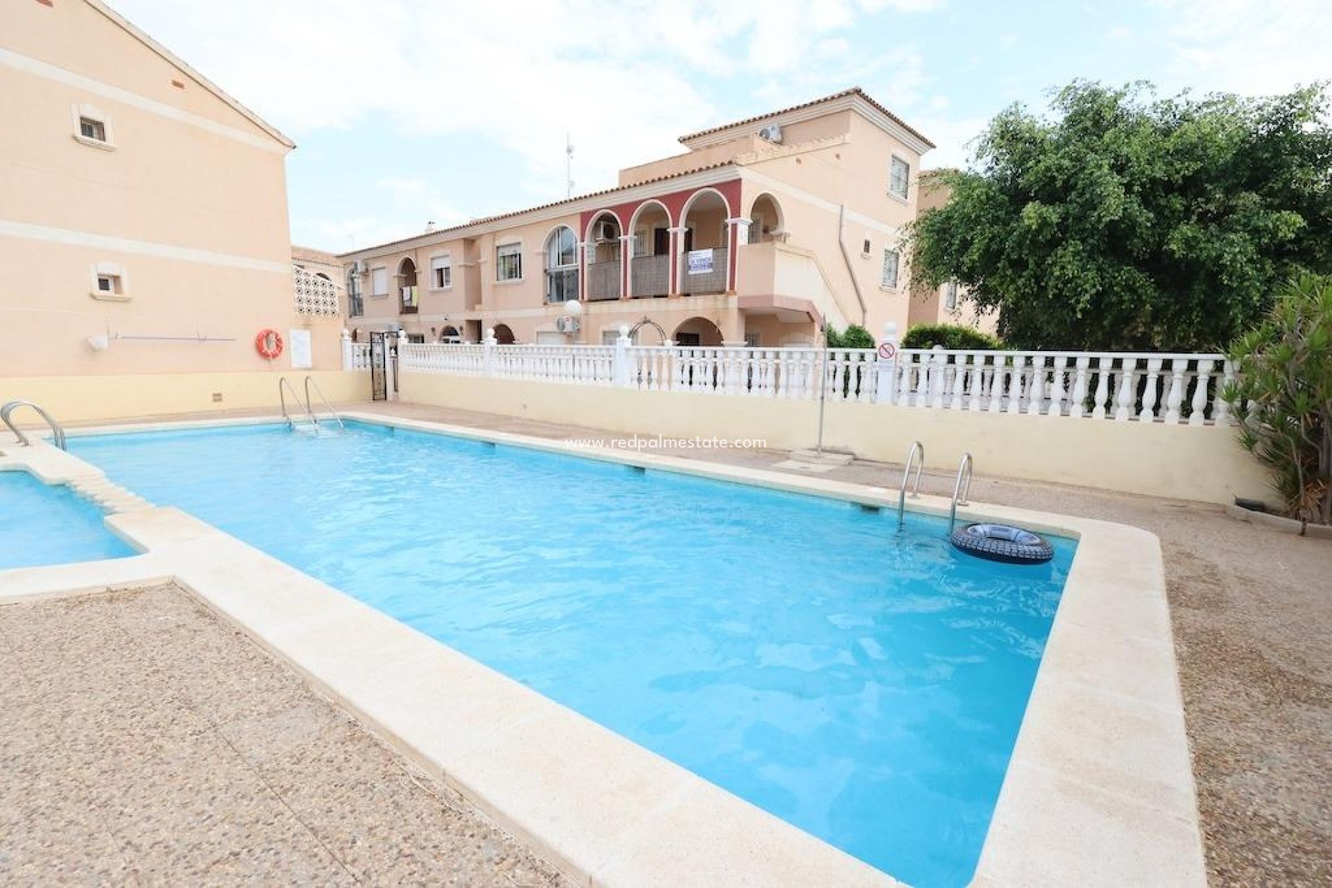 Resale - Bungalow -
Orihuela Costa