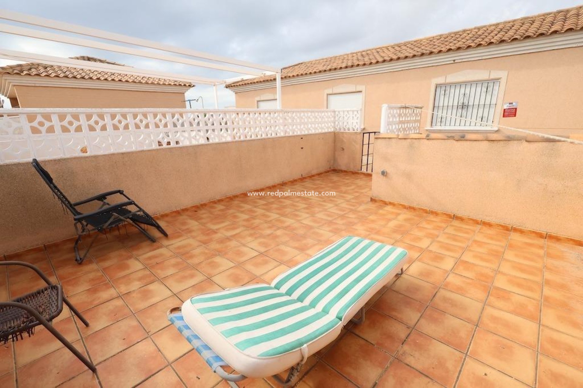Resale - Bungalow -
Orihuela Costa