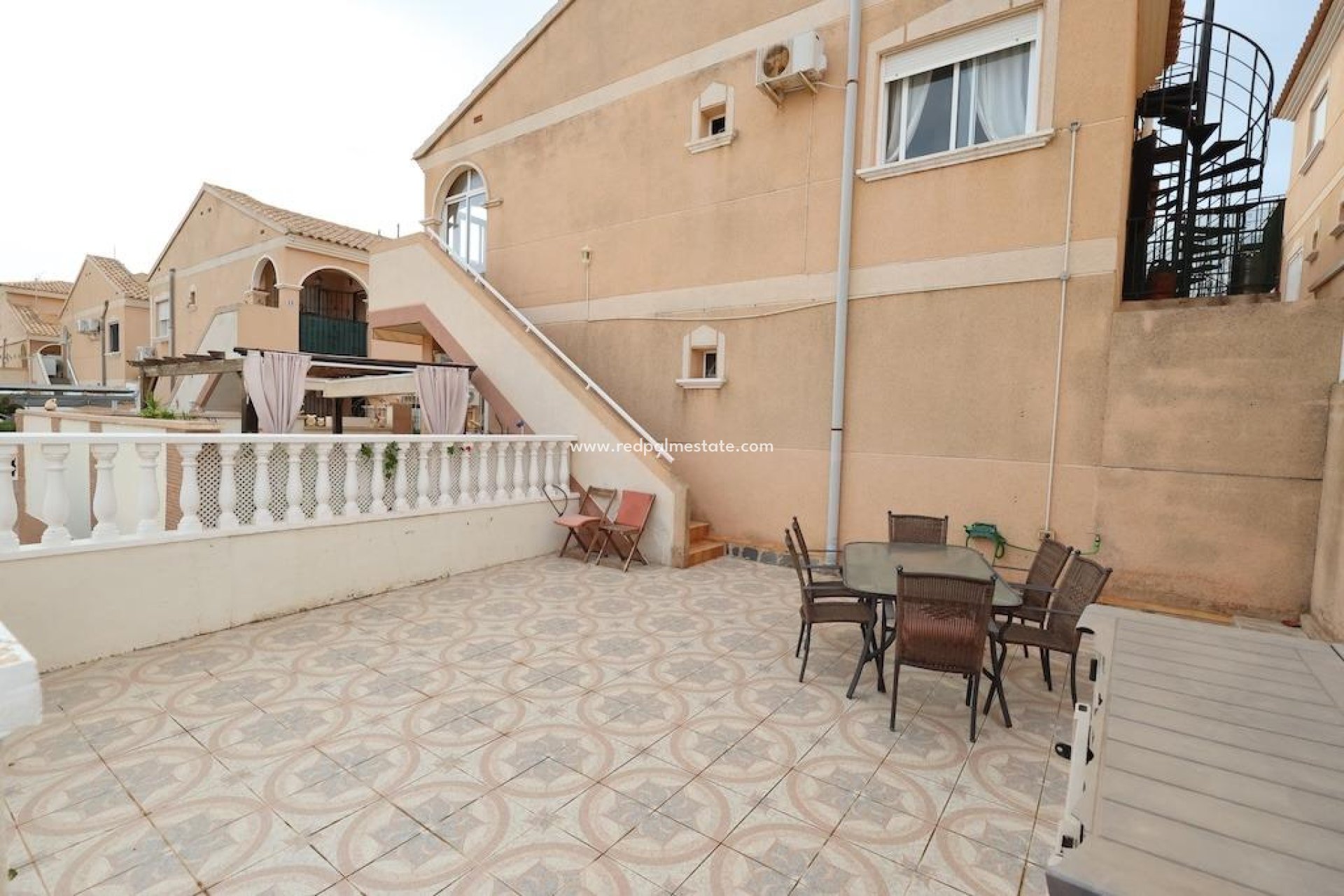 Resale - Bungalow -
Orihuela Costa