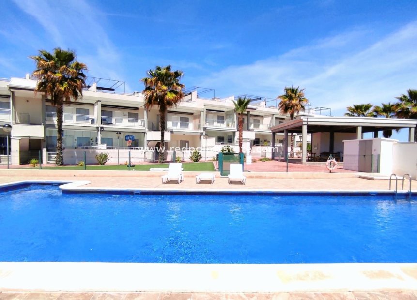 Resale - Bungalow -
Orihuela Costa