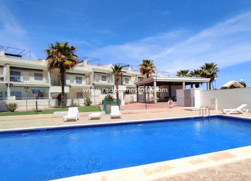 Resale - Bungalow -
Orihuela Costa