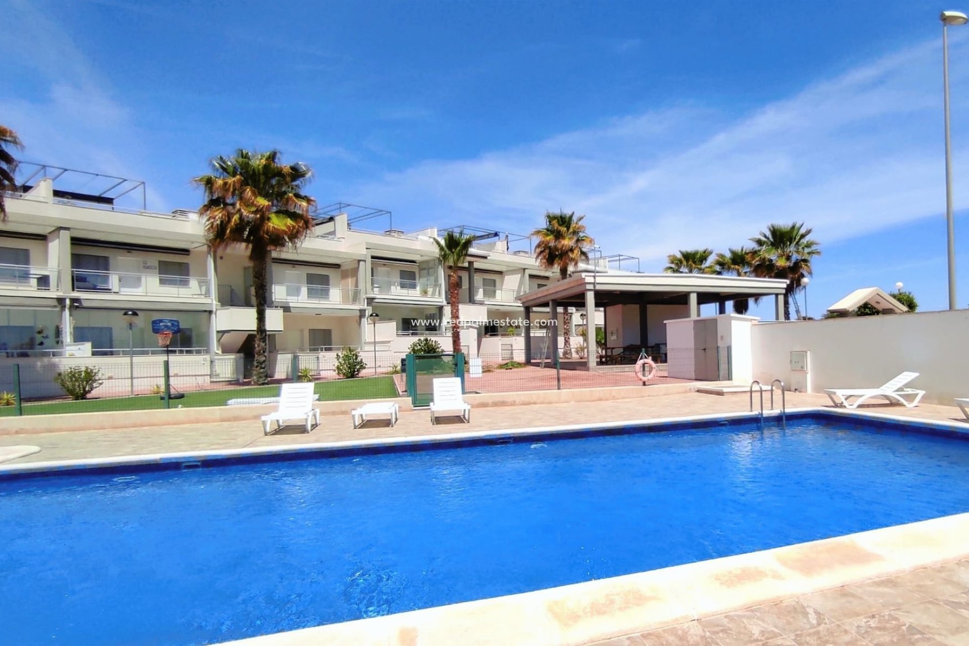 Resale - Bungalow -
Orihuela Costa