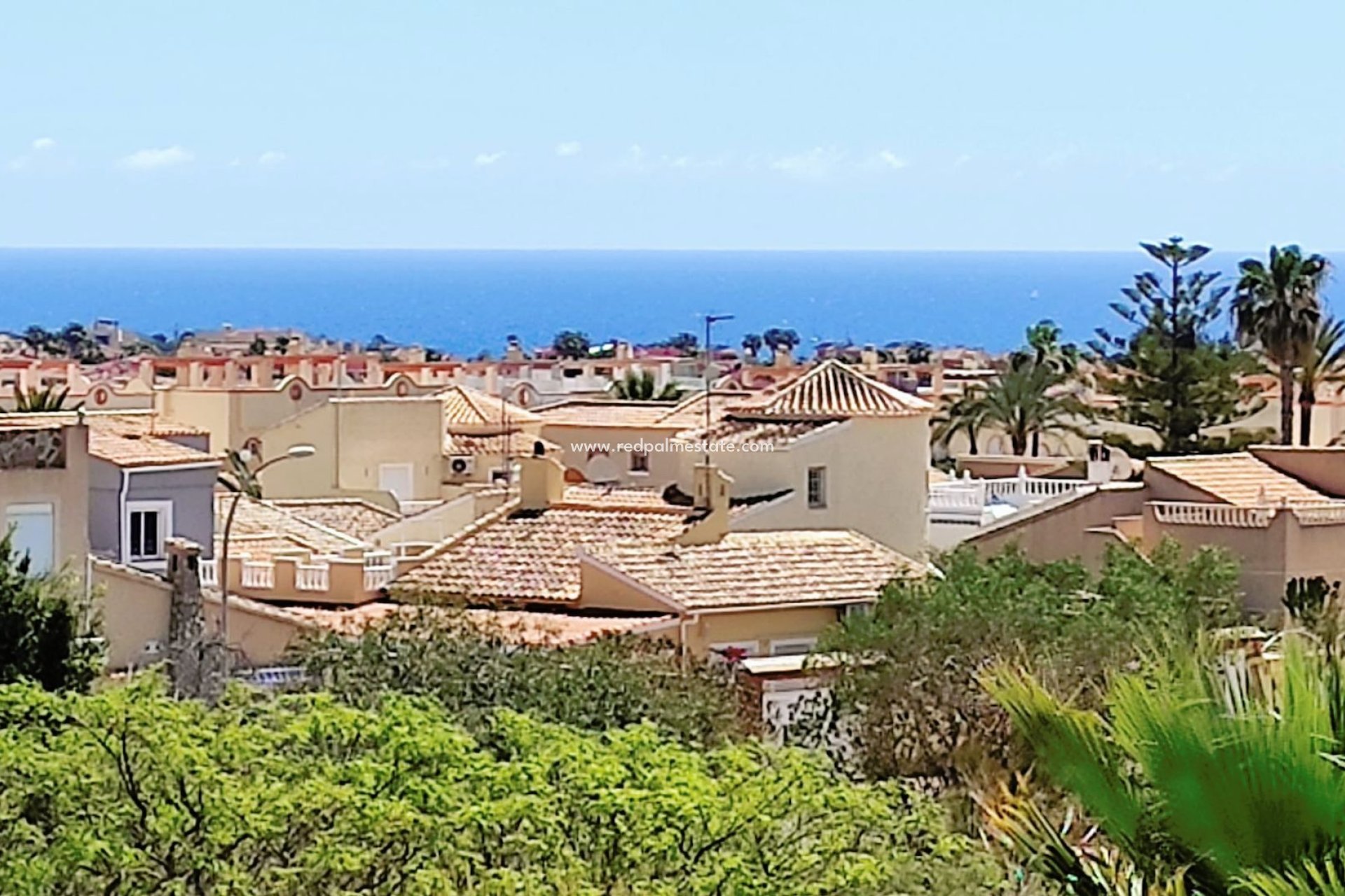 Resale - Bungalow -
Orihuela Costa