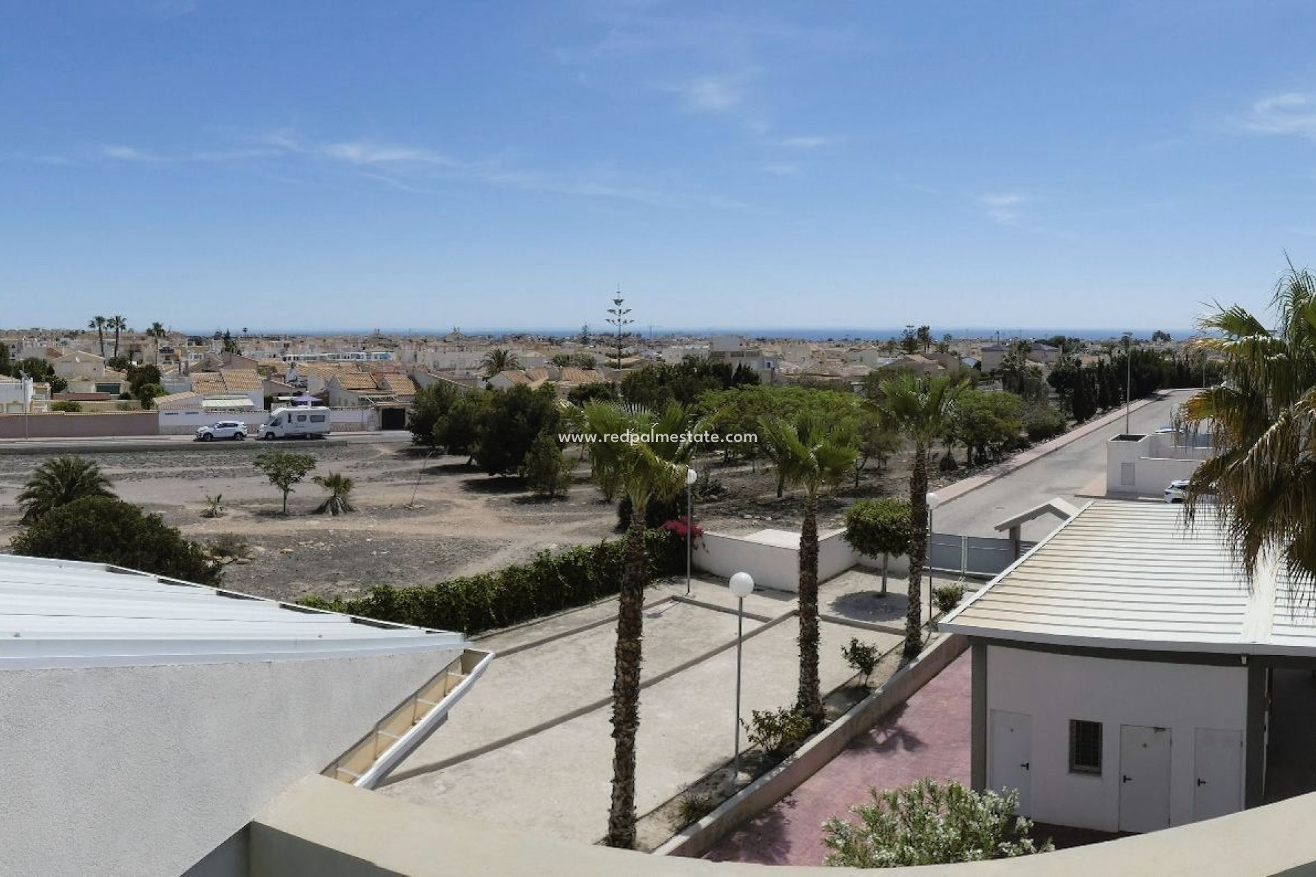 Resale - Bungalow -
Orihuela Costa