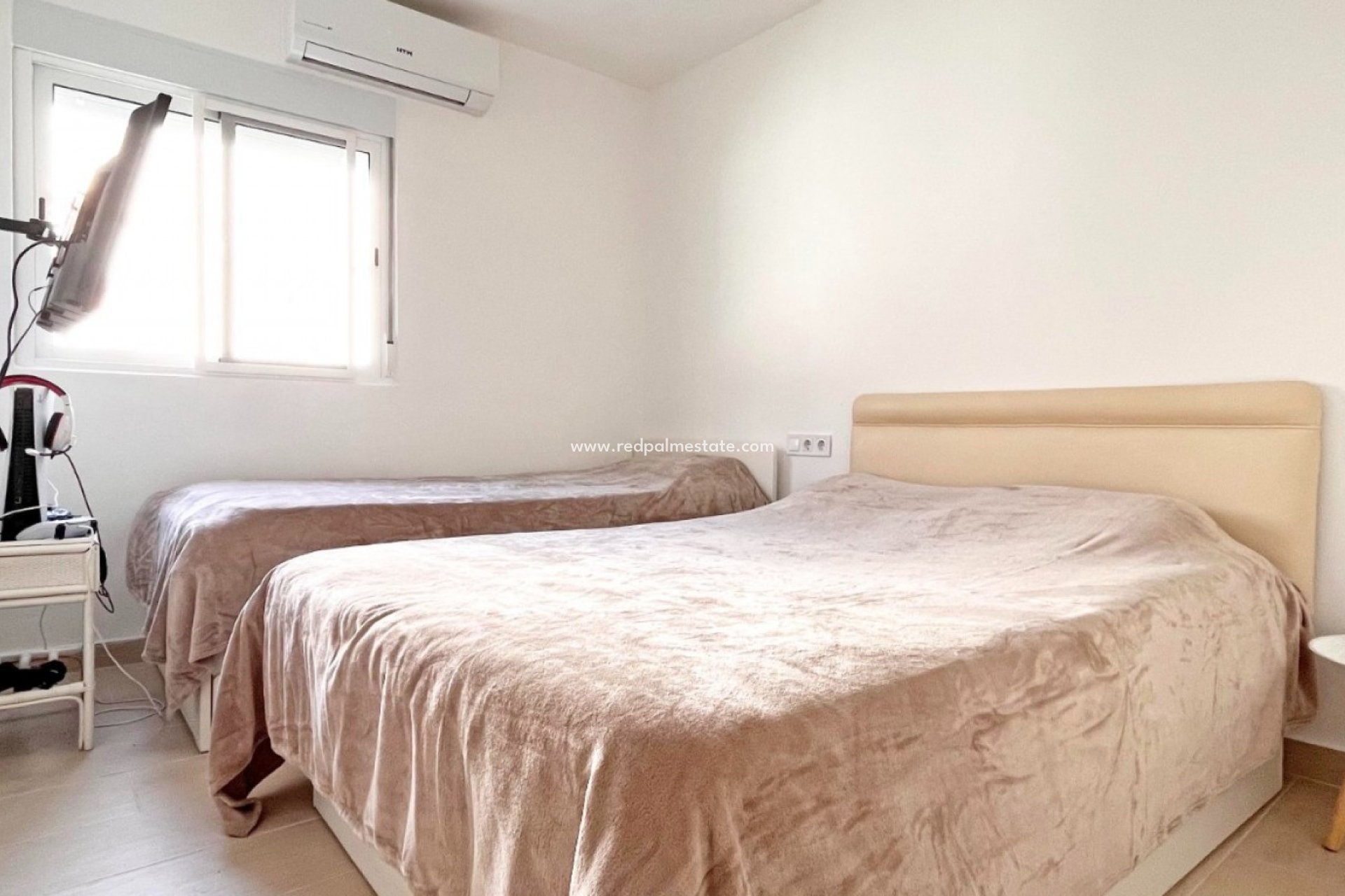 Resale - Bungalow -
Orihuela Costa