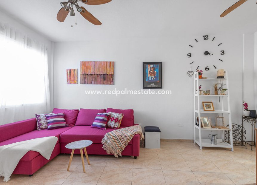 Resale - Bungalow -
Orihuela Costa